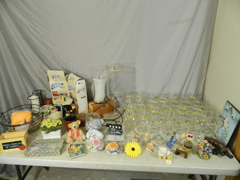 lot 150 image: Stemware, Ziploc Space Bags, and More