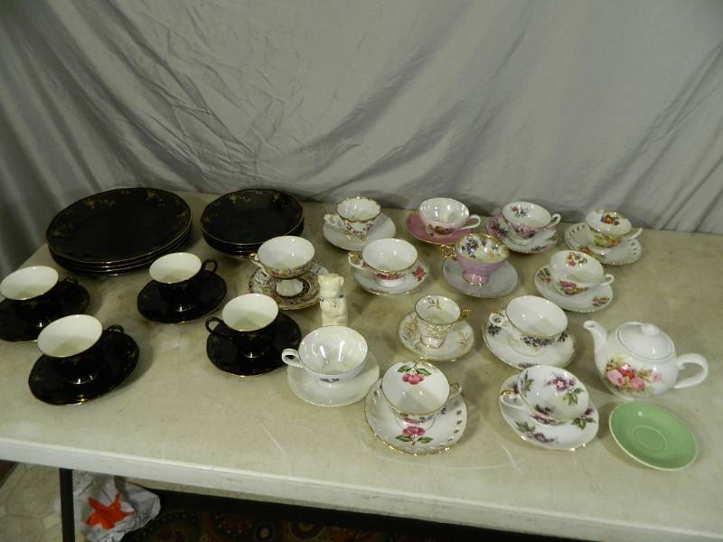 lot 154 image: Assorted Hand Painted and Mikasa China