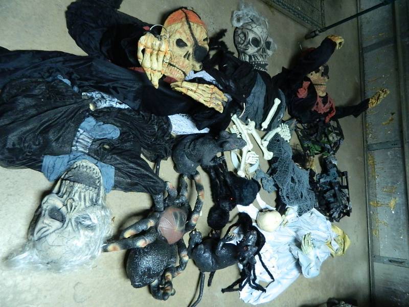 lot 158 image: Huge Lot of Halloween Decorations