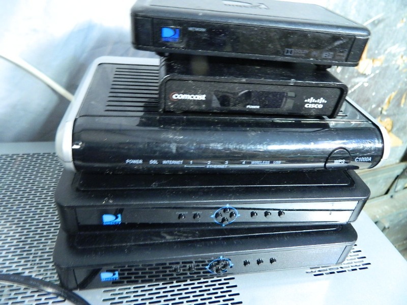 lot 96 image: Assorted Electronics