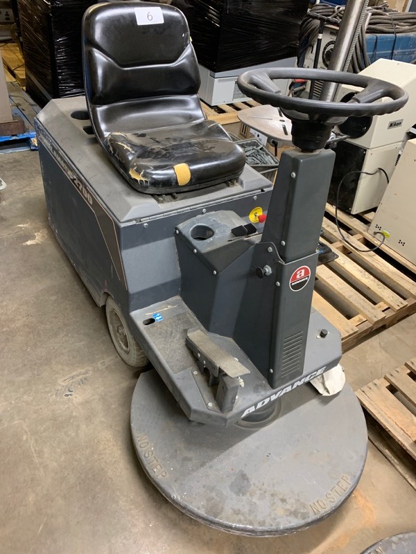 Lot of two floor sweepers