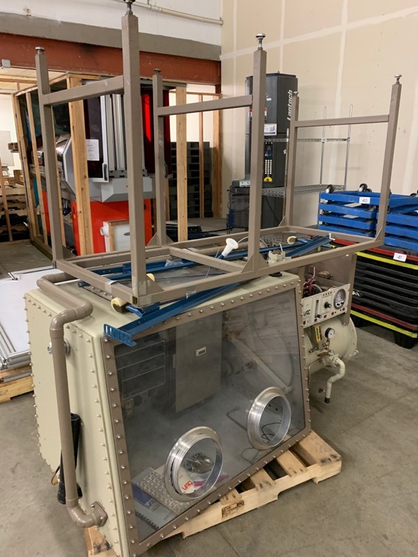 Vacuum chamber with stand