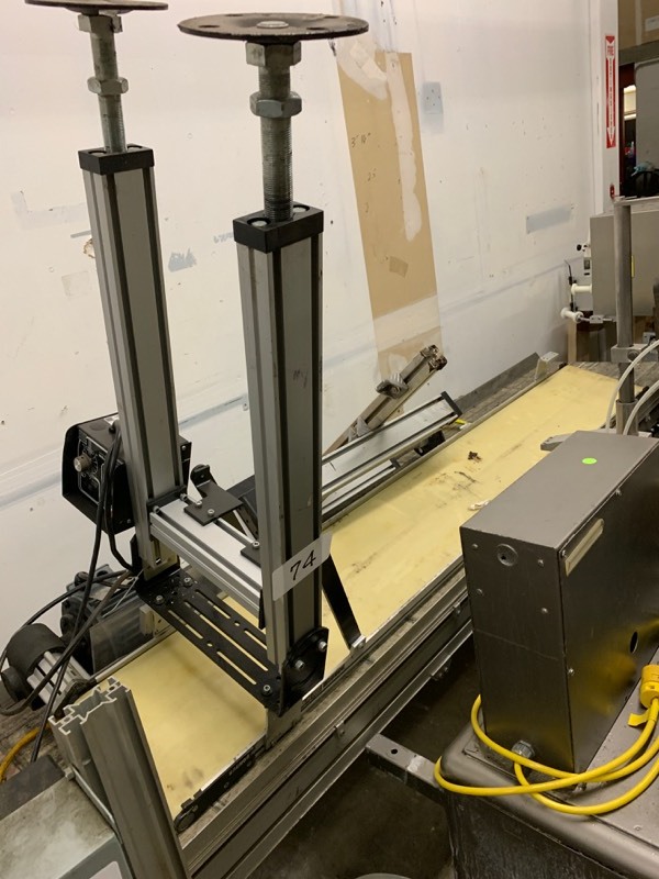 Variable speed belt conveyor