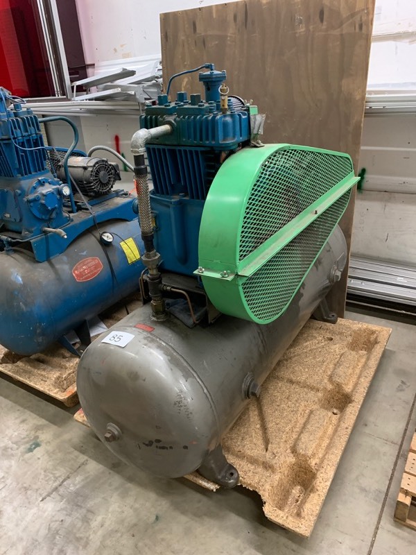 Horizontal air compressor