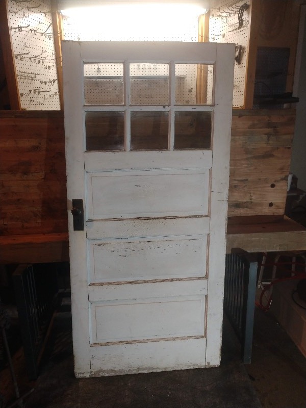 lot 27 image: Vintage Chipped White Paint Farmhouse Door