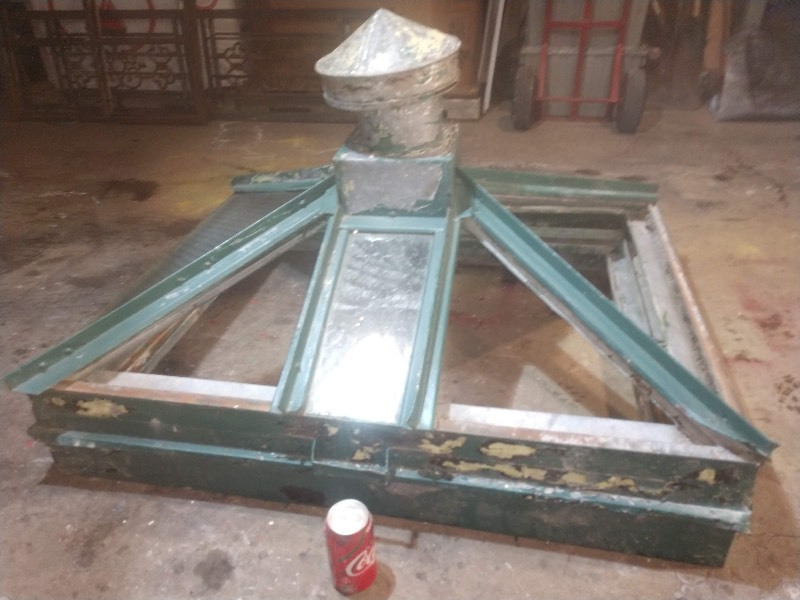 lot 30 image: Antique Window Sky Light