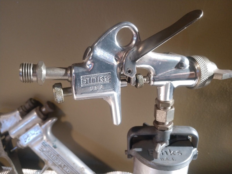 lot 46 image: Vintage Auto Spray Paint Guns