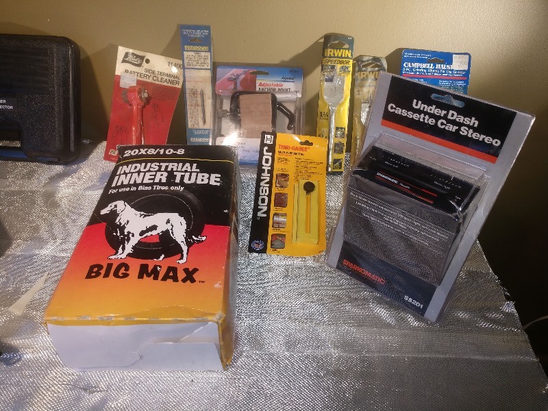 lot 52 image: Vintage Car Cassette Player and Car Hardware Lot