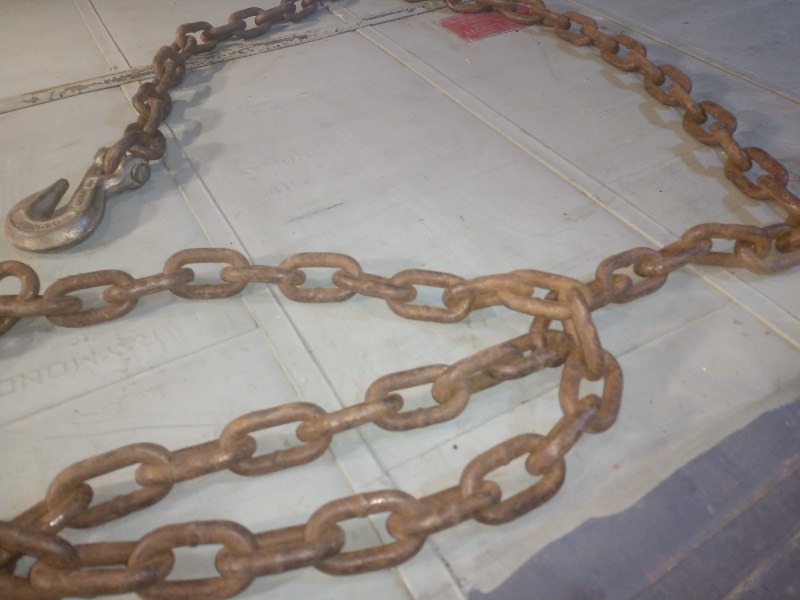 lot 96 image: Vintage Heavy Duty Chain with Hooks