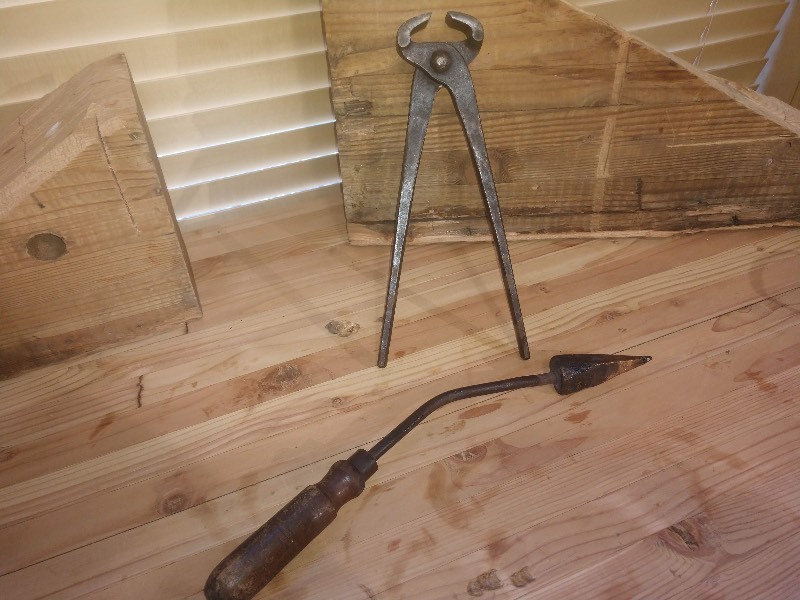 lot 136 image: Vintage Blacksmith Tools- Champion DeArment Tool and Vintage Soldering Iron