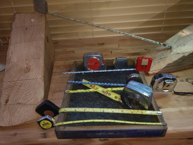 lot 149 image: Nine Vintage Measuring Tapes (Various Sizes)