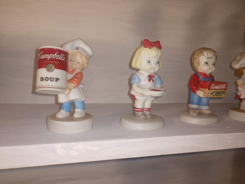 lot 156 image: Eight Campbells Figurines