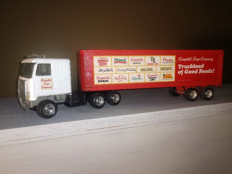 lot 169 image: Vintage Campbell Soup Company ERTL Pressed Steel Semi Truck