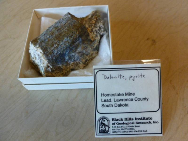 lot 17 image: Collector Rock