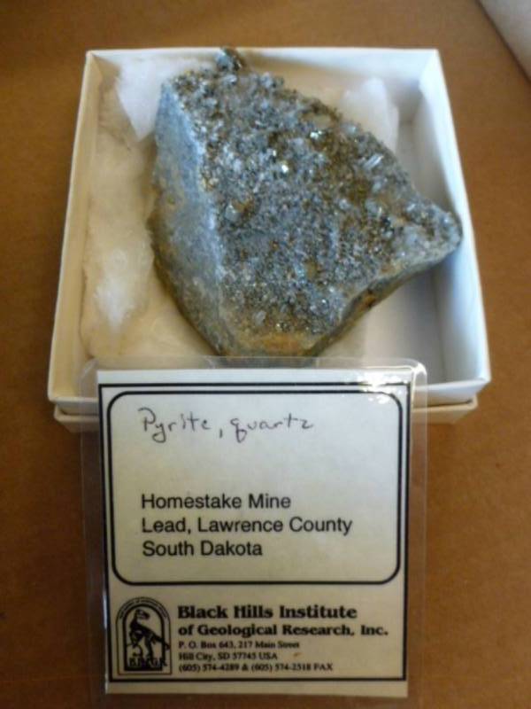 lot 18 image: Collector Rock