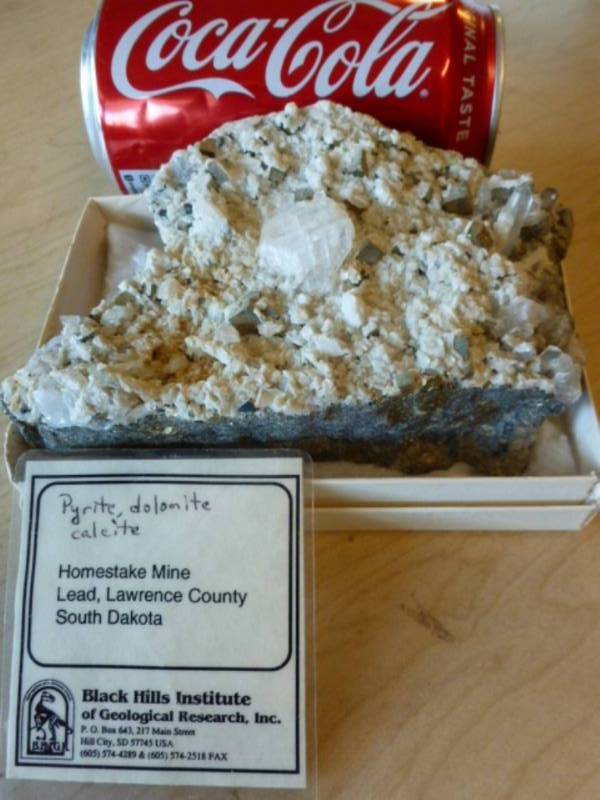 lot 21 image: Collector Rock