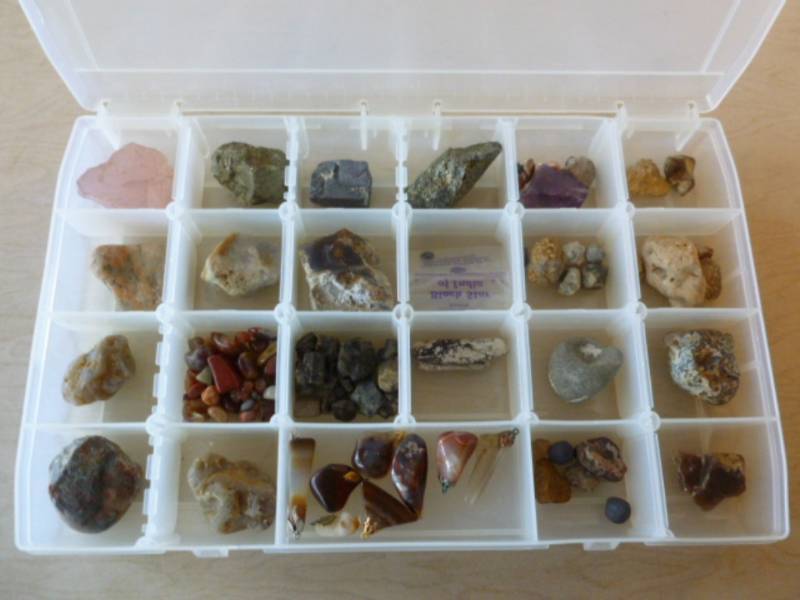 lot 29 image: Collector Rocks