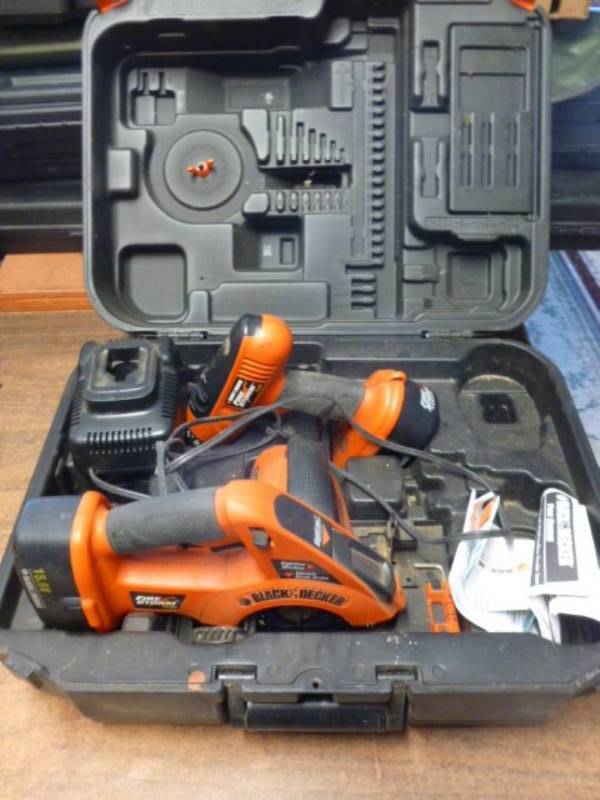 lot 50 image: Cordless Tool Set