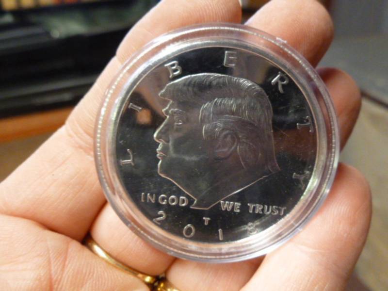lot 70 image: Collector Coin
