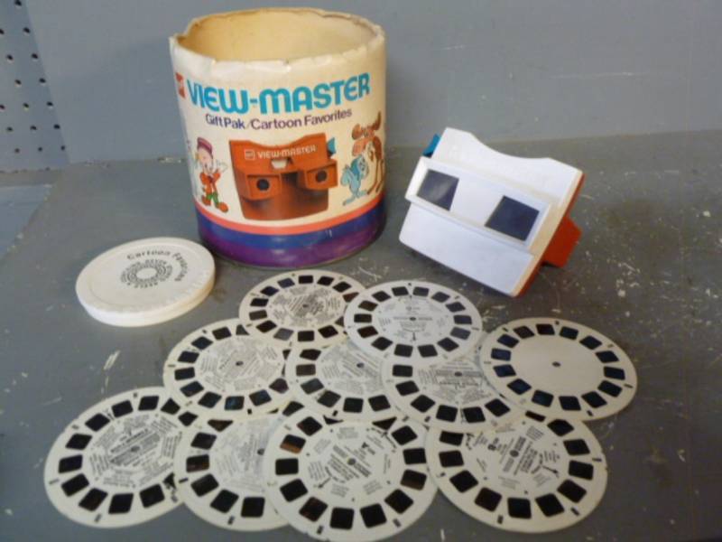 lot 79 image: Vintage View Master