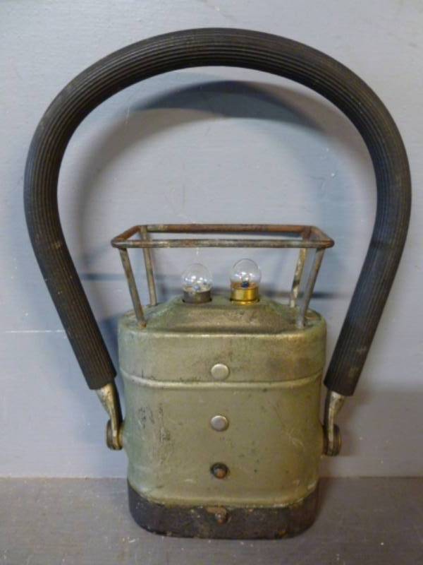 lot 89 image: Vintage Light
