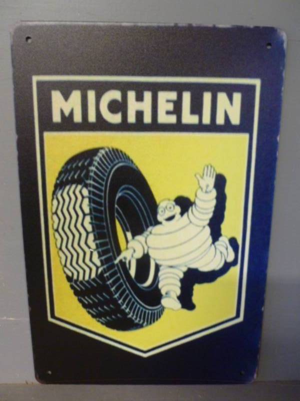 lot 100 image: Sign