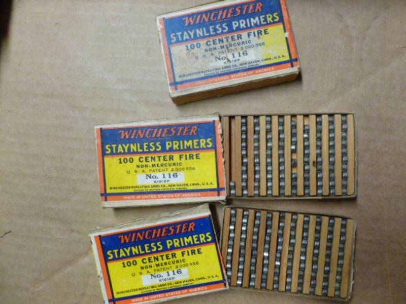 lot 118 image: Vintage Reloading Items