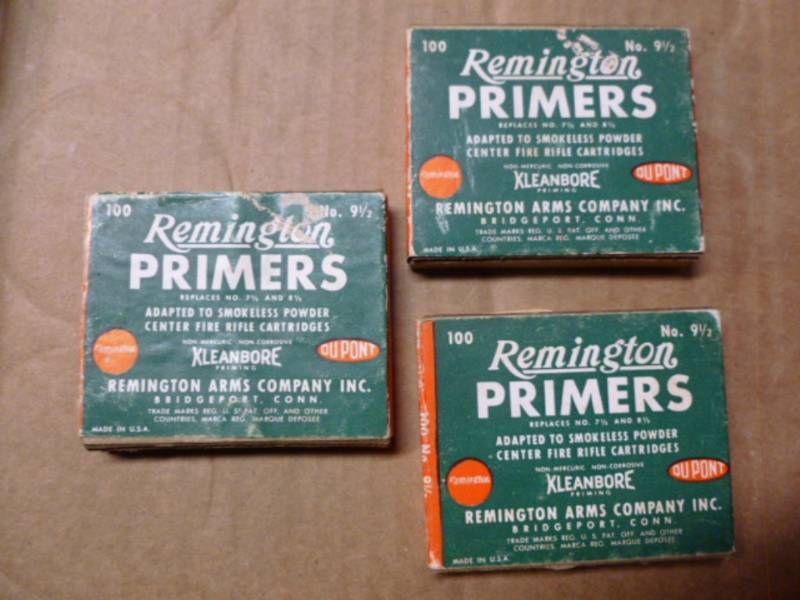 lot 122 image: Vintage Reloading Items