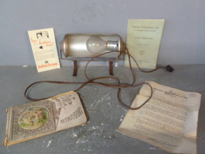lot 132 image: Vintage Items