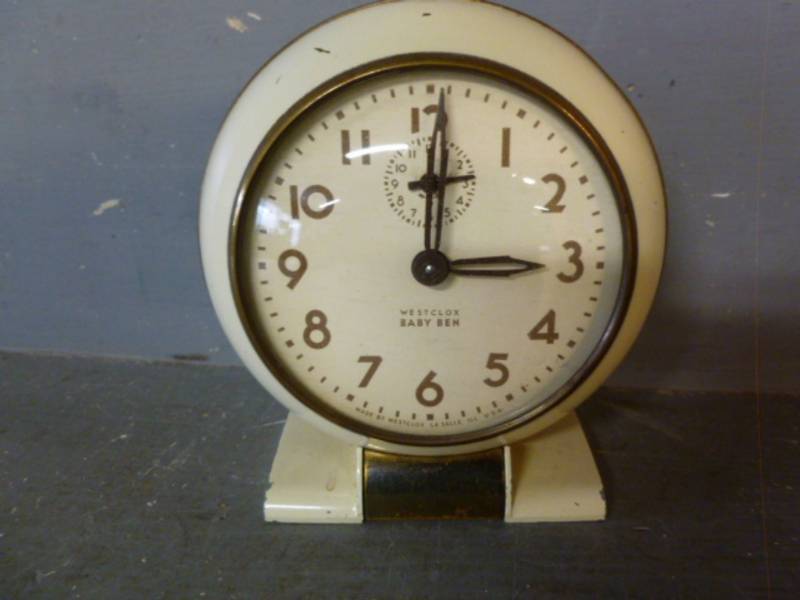 lot 144 image: Vintage Clock