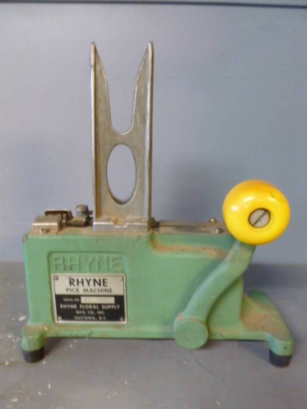 lot 151 image: Vintage Item