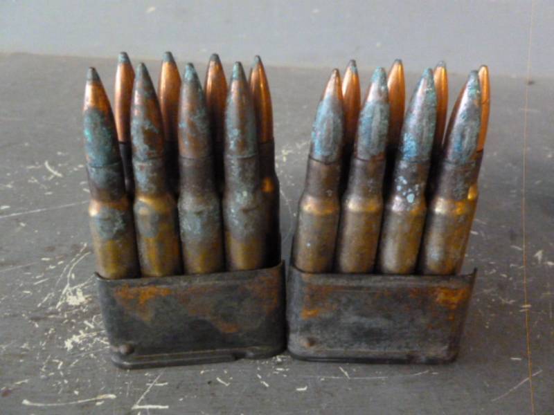 lot 241 image: Vintage Military Ammo