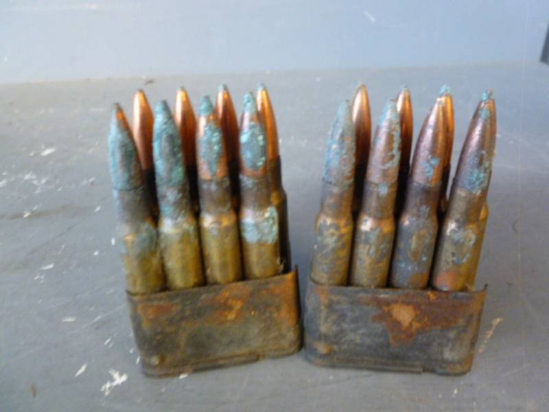 lot 242 image: Vintage Military Ammo