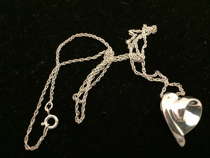 Necklace Sterling Silver Diamond Chip Heart Pendant
