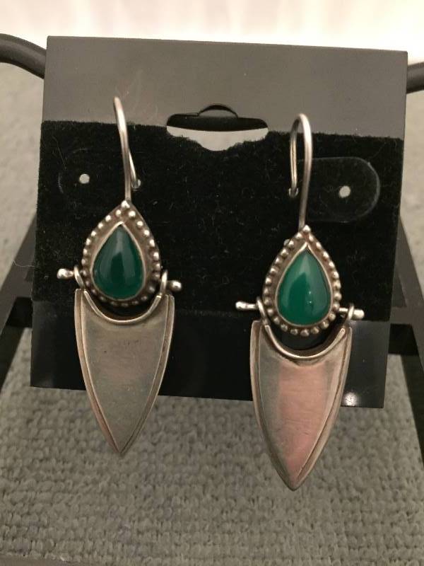 Earrings Sterling Silver Green Stone Dangle