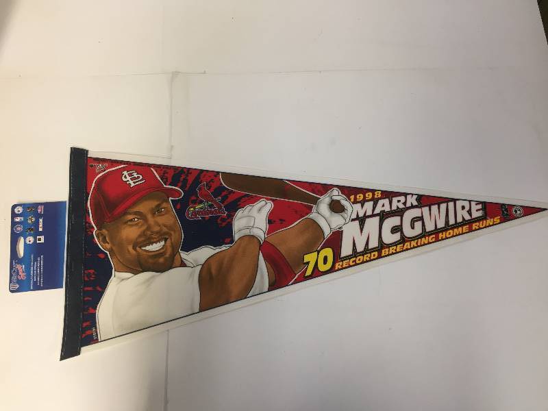lot 213 image: Baseball Pennant 1998 Mark McGwire