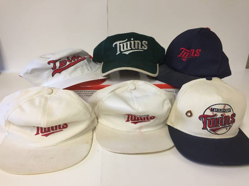 lot 250 image: 6 Twins Hats Dairy Queen Sponsored