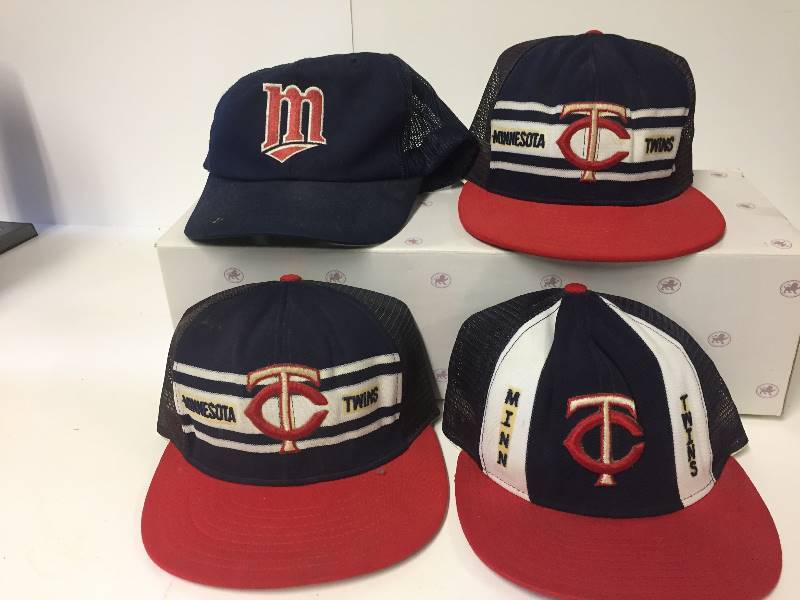 lot 265 image: 4 Minnesota Twins Baseball Caps