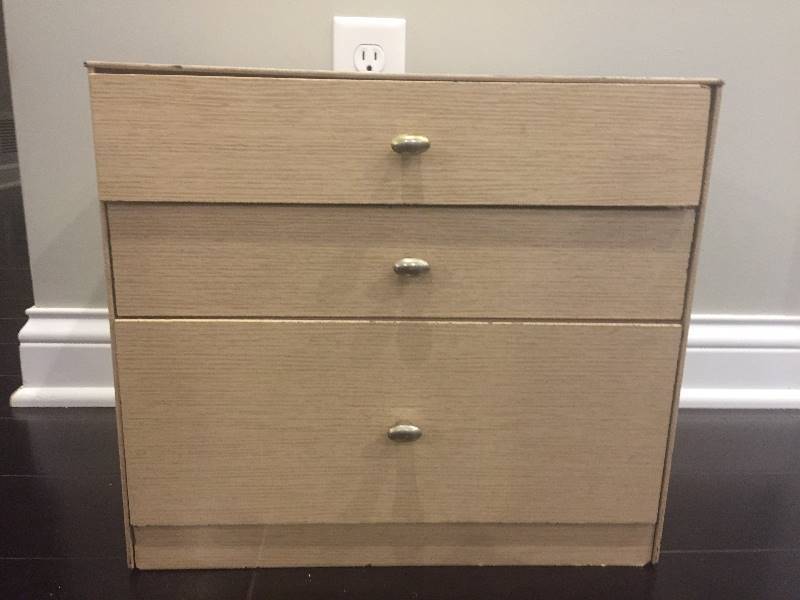 lot 197 image: 3 Drawer Sewing Craft Table Top Cabinet