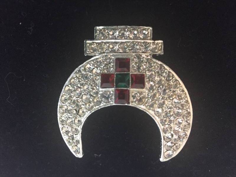 lot 215 image: Masonic Shriner Freemason Fez Tassle Rhinestone Holder Cross Crescent