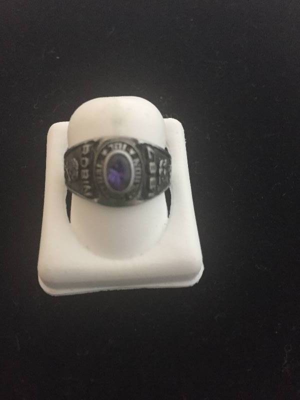 lot 291 image: Class Ring Purple Stone North Central HS