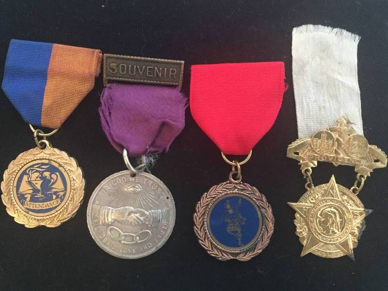 lot 226 image: Vintage Medals