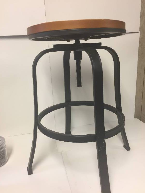 lot 200 image: Metal & Wood Adjustable Height Stool