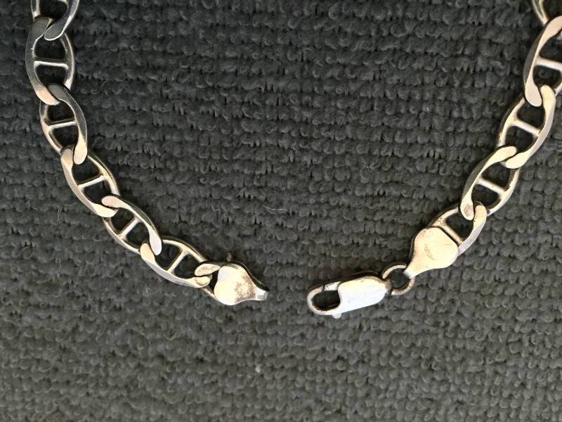 lot 211 image: Sterling Silver Link Bracelet