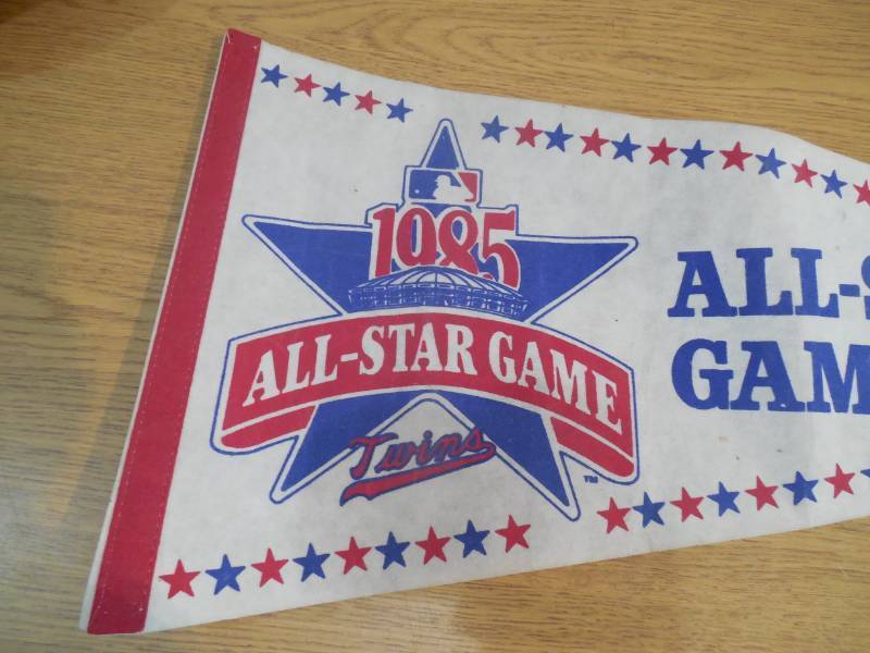lot 18 image: MN Twins 1985 All-Star Game Pennant