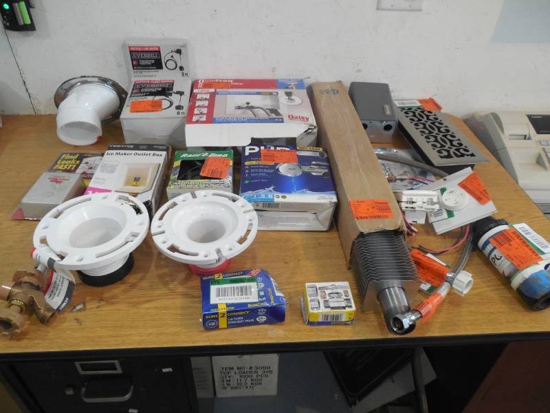 lot 70 image: ASSORTED PLUMBING LOT