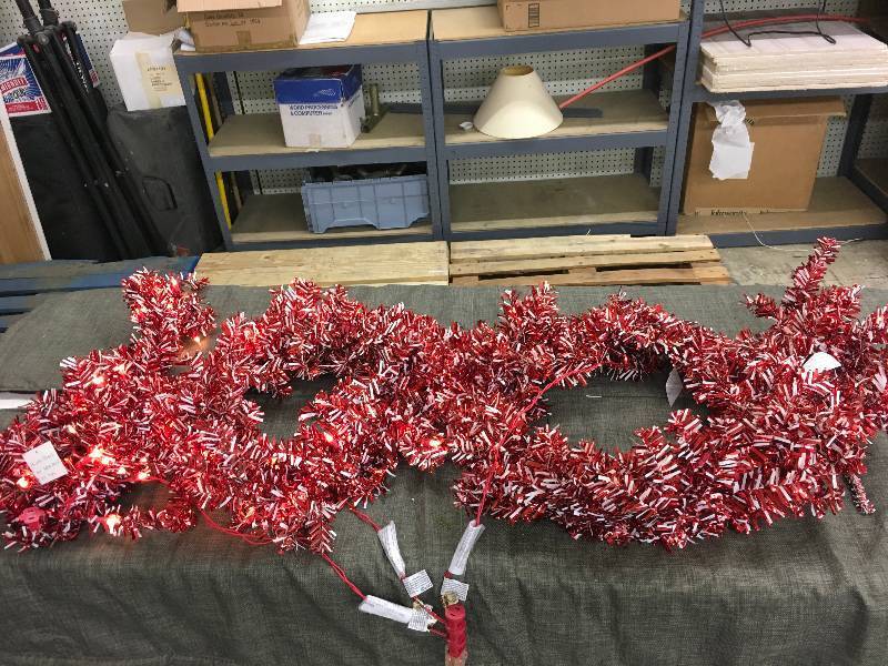 lot 237 image: Red Wreaths W Clear Lights