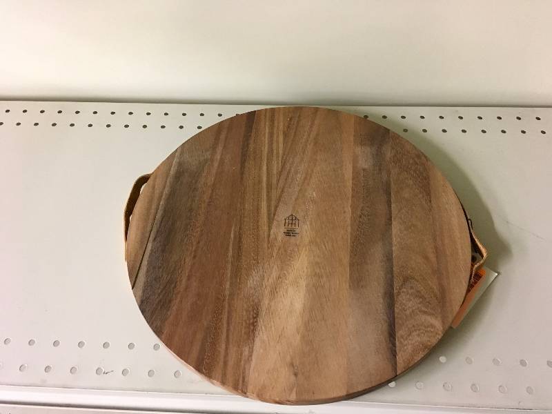 lot 277 image: Cutting Board, Retail $24.99