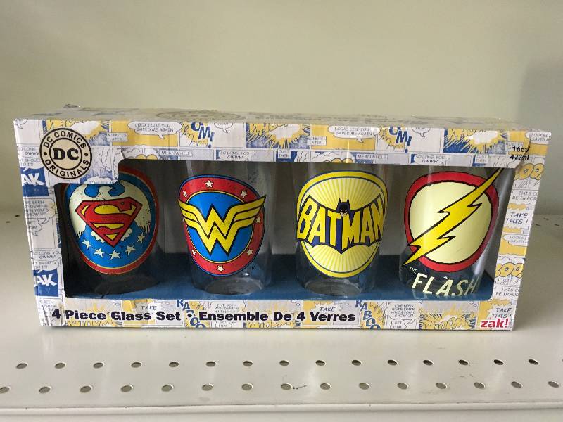 lot 279 image: DC Comics Pint Glass Set, Retail $19.99