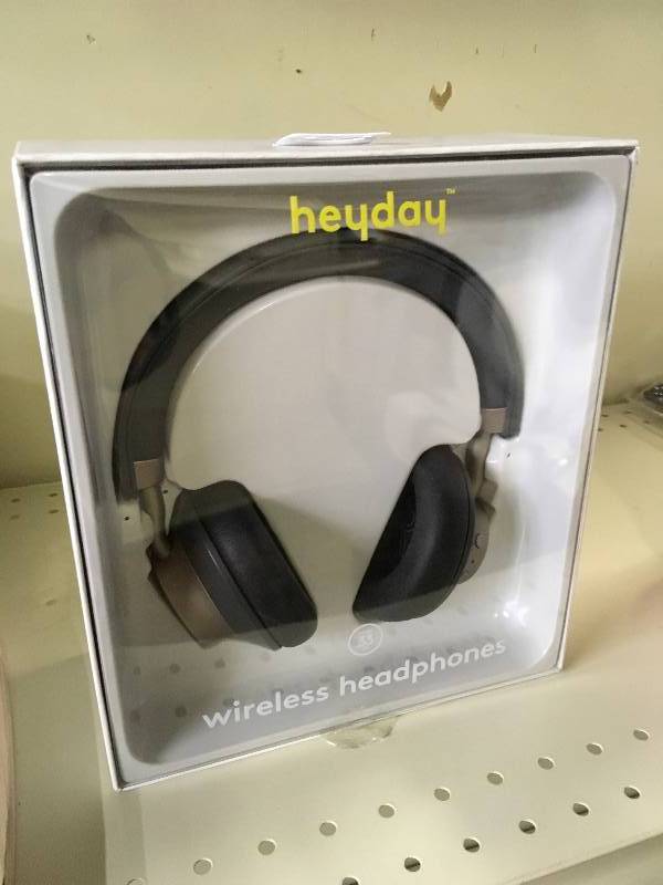 lot 287 image: Heyday Wireless OnEar Headphones  TanGold, Retail $59.99